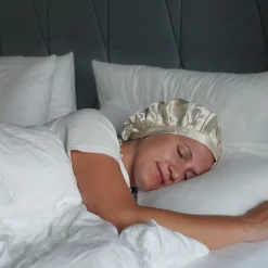 Lotta Curls Umhänge & Hauben^Silk Bonnet Seidenhaube Champagne