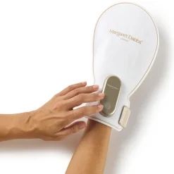 Margaret Dabbs Hand & Fuß|ASTRAEANATURA LED Hand Mitts