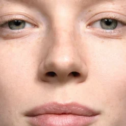 Madara Make-Up|Foundation^MÁDARA H2O Tint Getöntes Hyaluron-Serum #1 May Flower 30 ml